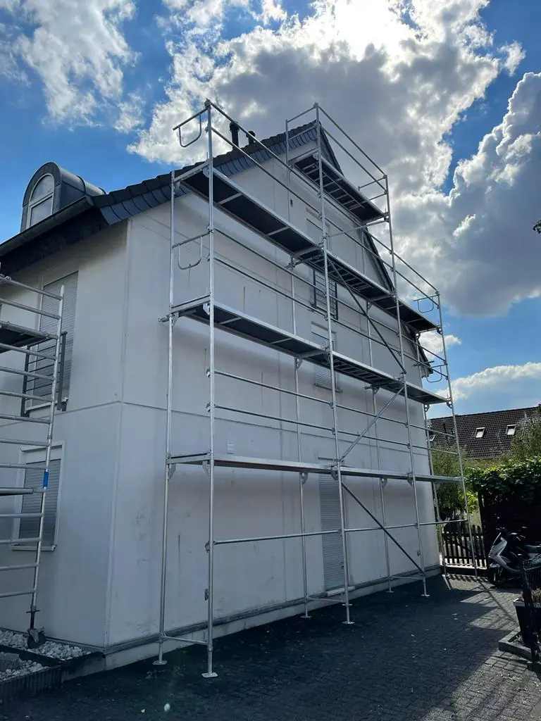 Fassadenarbeiten an einem Wohnhaus in Siegburg