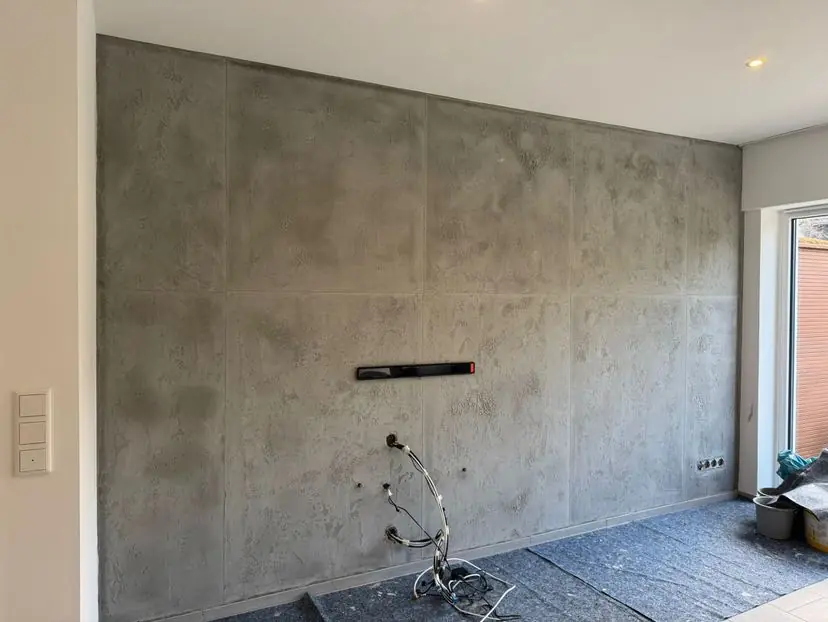 Moderne Wandgestaltung in Betonoptik