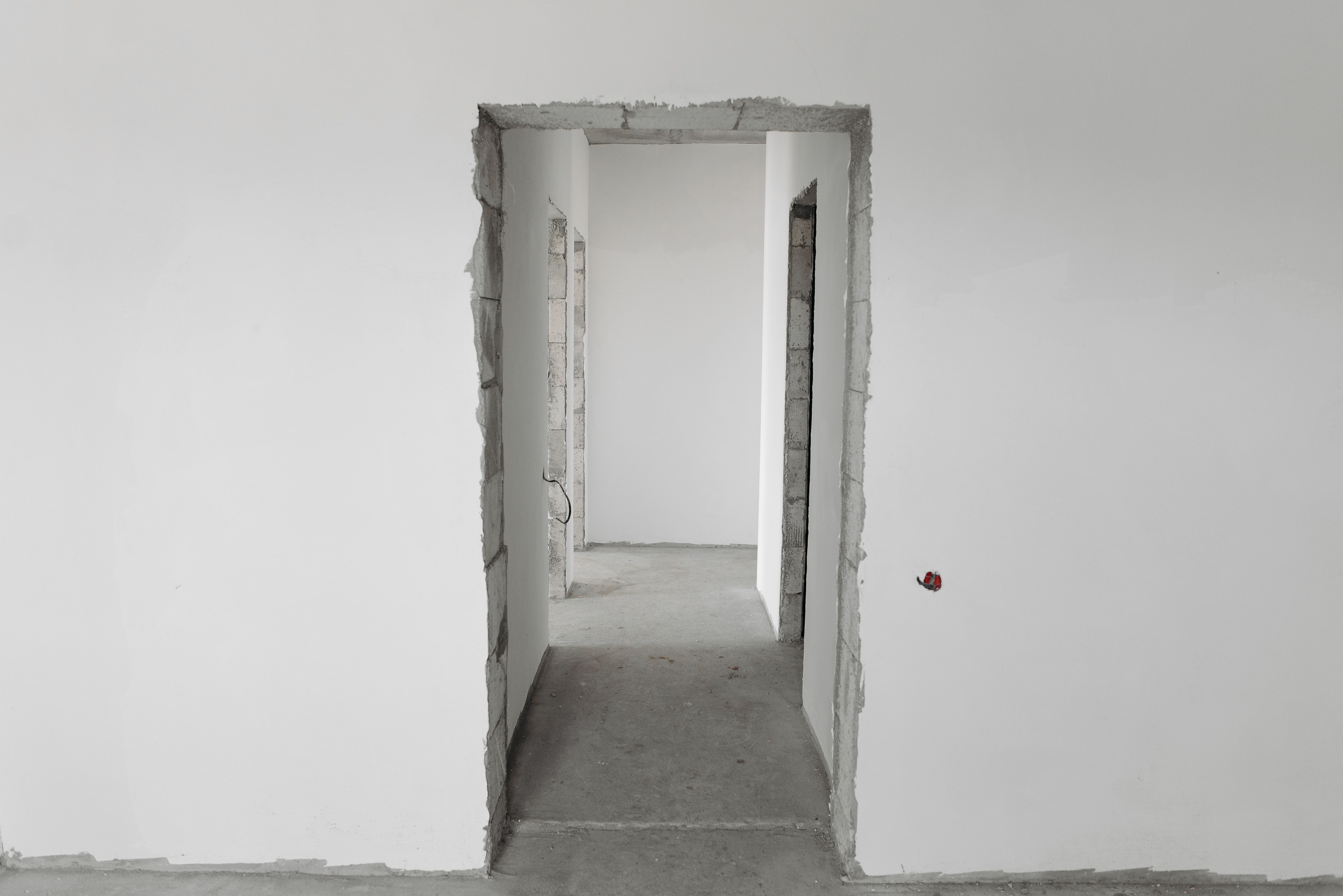 Saubere Wand- und Deckenflächen im Trockenbau